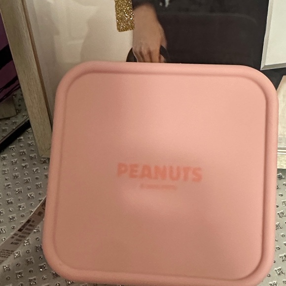Peanuts Lucy Silicon Pink Square Case NWT - Picture 3 of 5